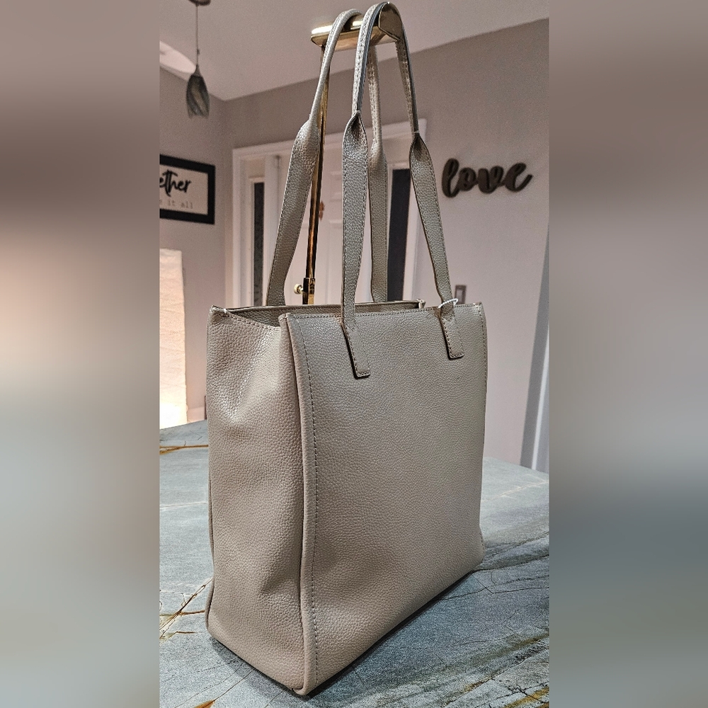 Marc Jacobs Taupe Tote Bag Large - Picture 8 of 13
